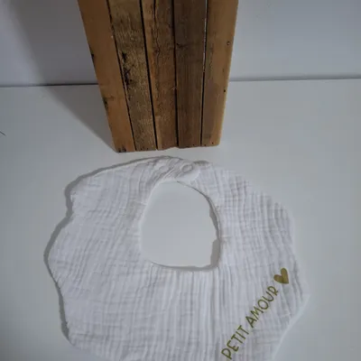 bavoir fleur - petit amour - blanc et doré